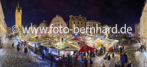 Christkindlmarkt Straubing 23 Ludwigsplatz - Panorama 2 _ Foto Bernhard