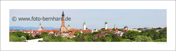 Straubing Stadtsilhouette bei Tag (Panorama-Ansicht)