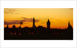 Straubinger Stadtsilhouette im Sonnenuntergang